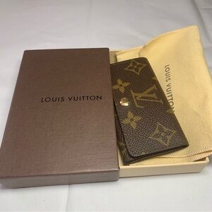 With Certificate of Authenticity Louis Vuitton Brown Monogram Key Holder